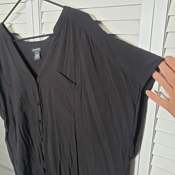 Torrid Black Opaque Challis Dolman Sleeve Blouse - Picture 7 of 12